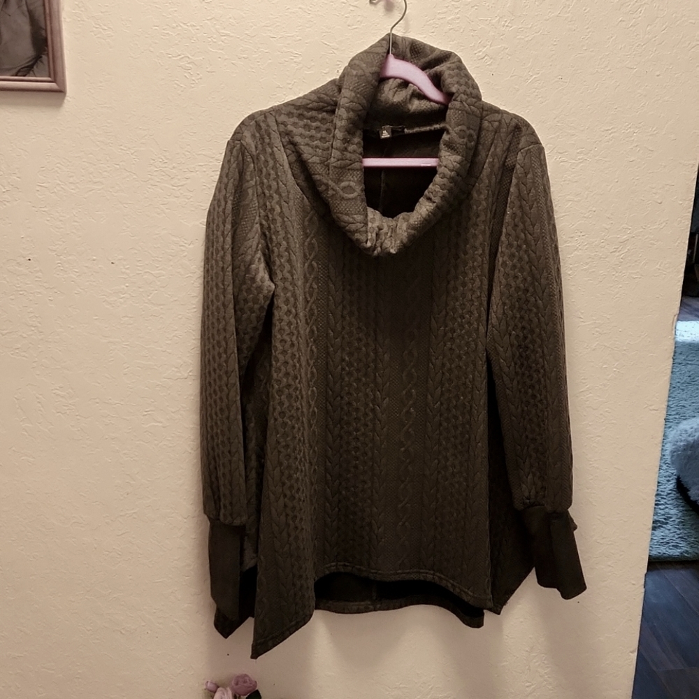 Womens size XL sweater new without tags Suzanne Betro